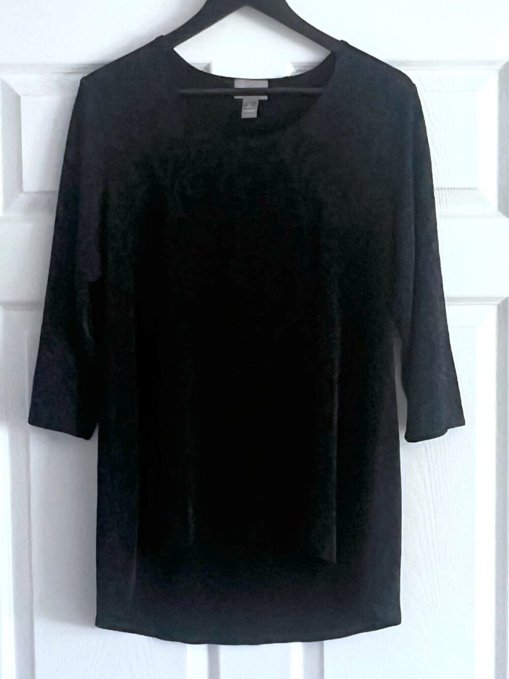 Chico’s Travelers navy blue top embossed floral 3/4 sleeve tunic size 2 (L)
